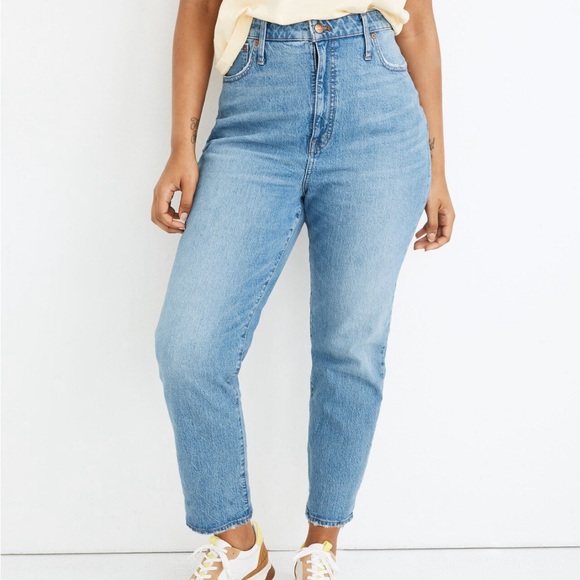 Madewell Classic Straight Jeans in Nearwood Wash - Picture 1 of 5